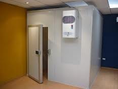 Cuarto frío instalado con puerta de acceso